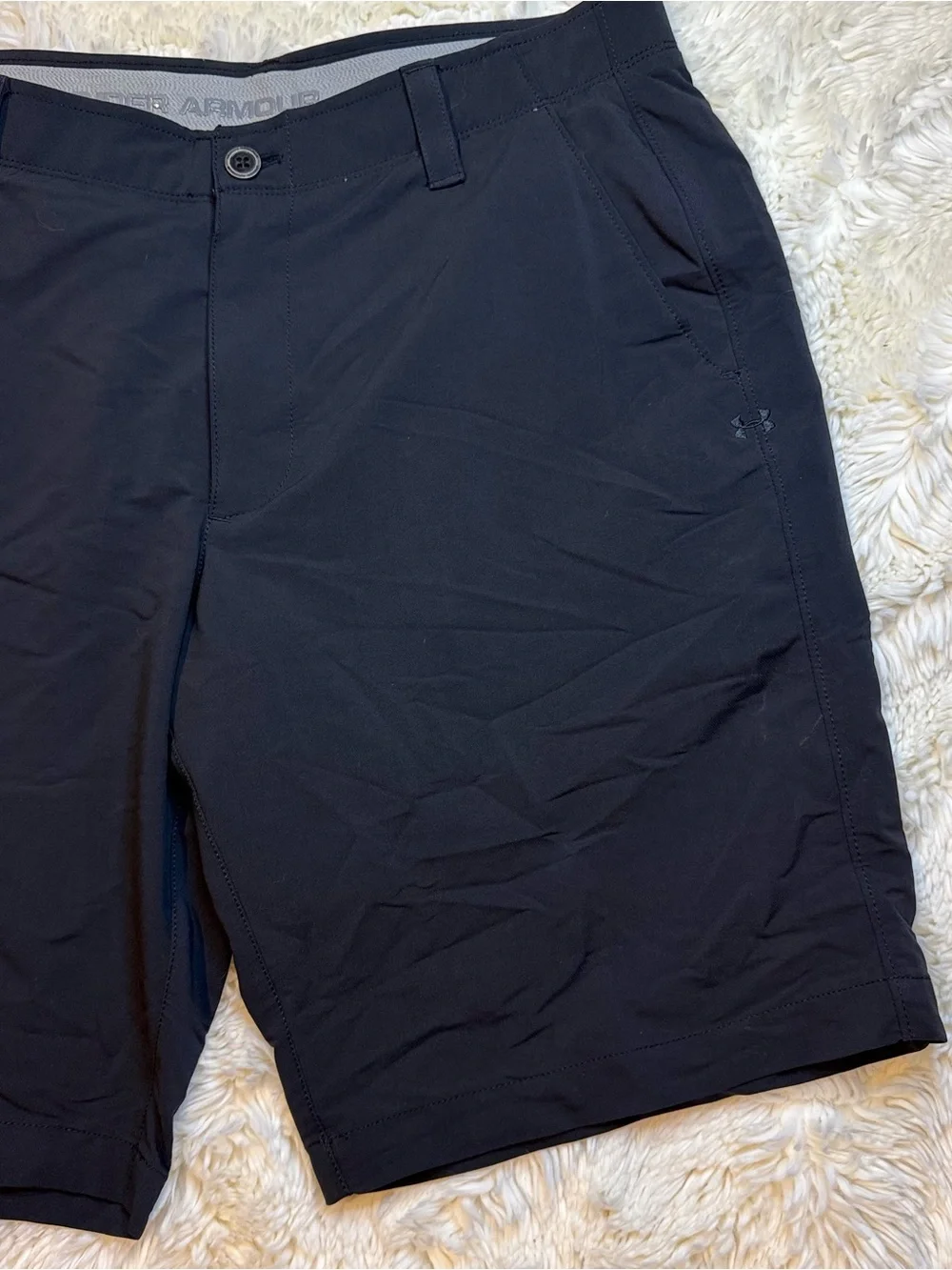 Under Armour Men’s 36” waist Black Hybrid Performance Shorts 10-1/2” inseam